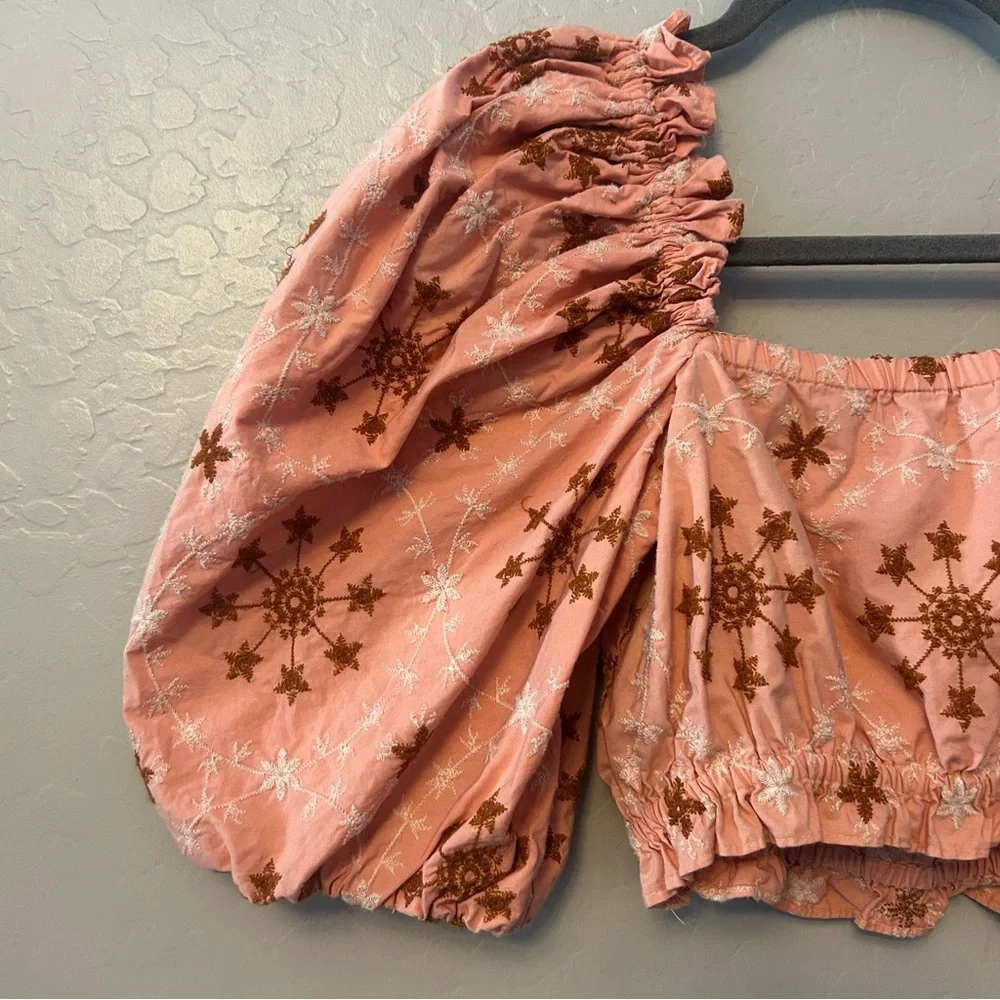 Zara women's coral peach floral embroidered cropped puff sleeve blouse size xs